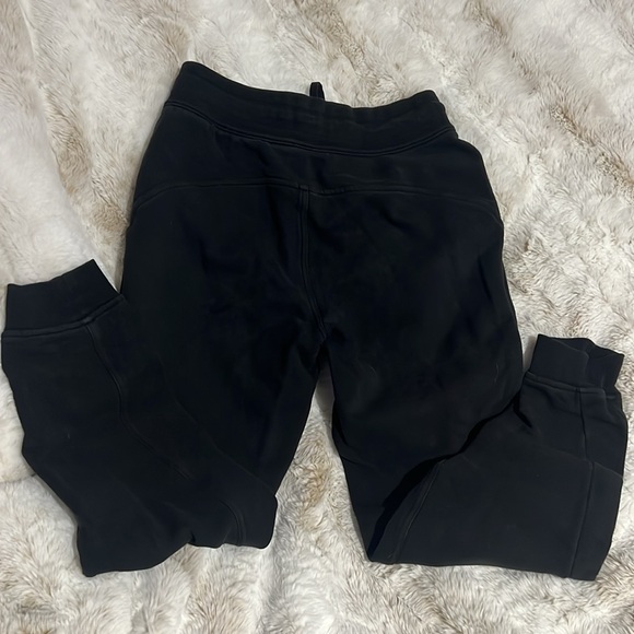 Lululemonn- Jogger - Picture 3 of 4